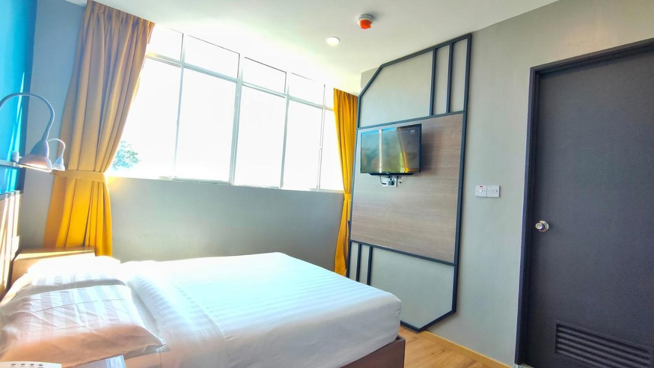 סמפורנה Uptown Hotel מראה חיצוני תמונה