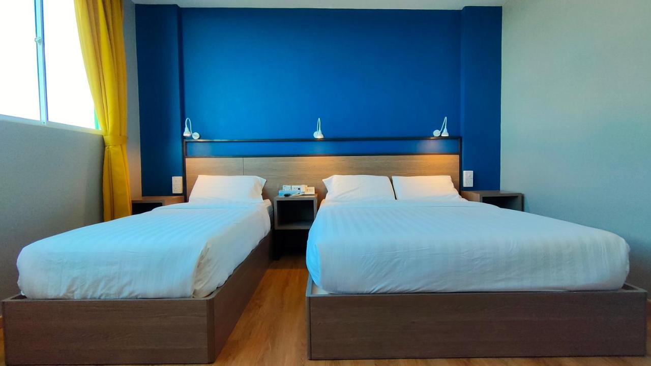 סמפורנה Uptown Hotel מראה חיצוני תמונה