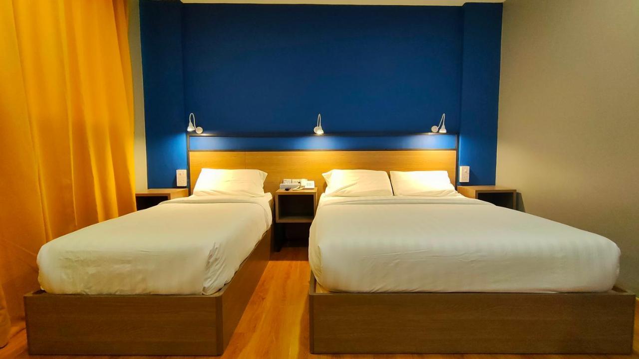 סמפורנה Uptown Hotel מראה חיצוני תמונה
