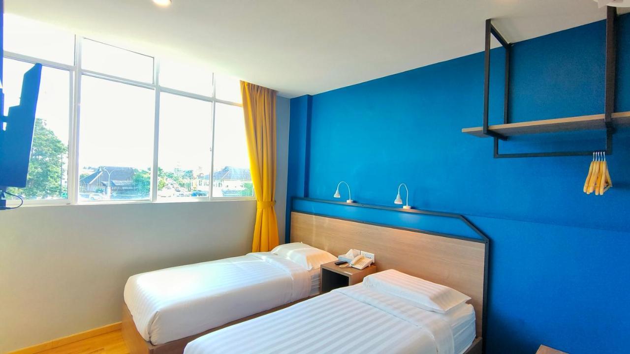 סמפורנה Uptown Hotel מראה חיצוני תמונה