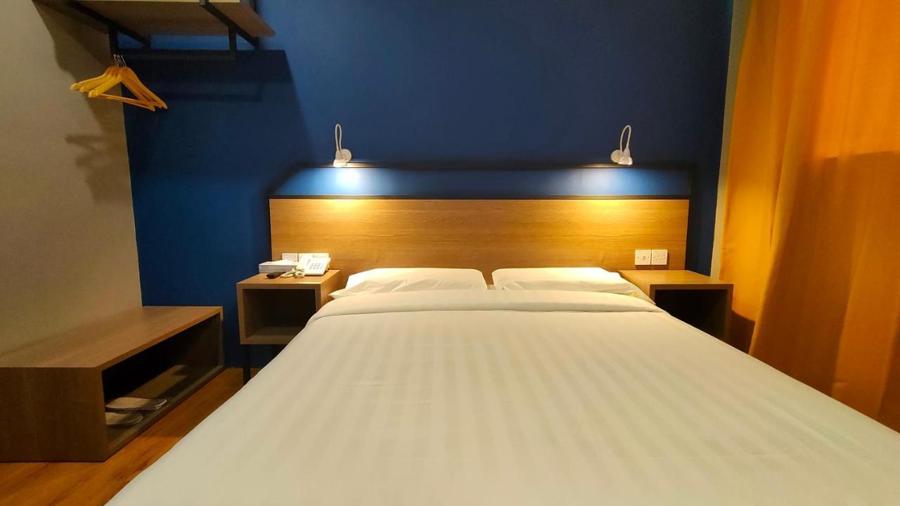 סמפורנה Uptown Hotel מראה חיצוני תמונה