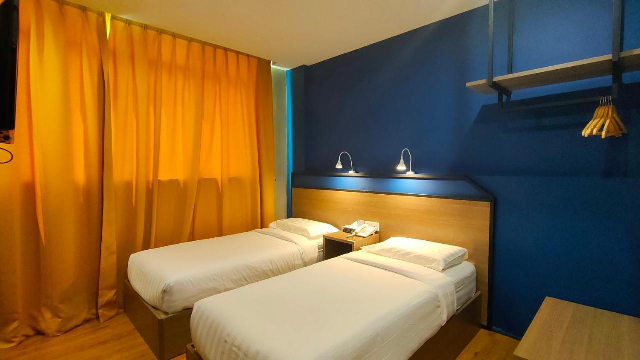 סמפורנה Uptown Hotel מראה חיצוני תמונה