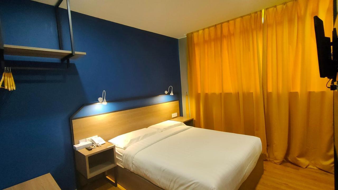 סמפורנה Uptown Hotel מראה חיצוני תמונה