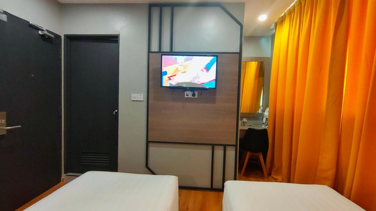 סמפורנה Uptown Hotel מראה חיצוני תמונה
